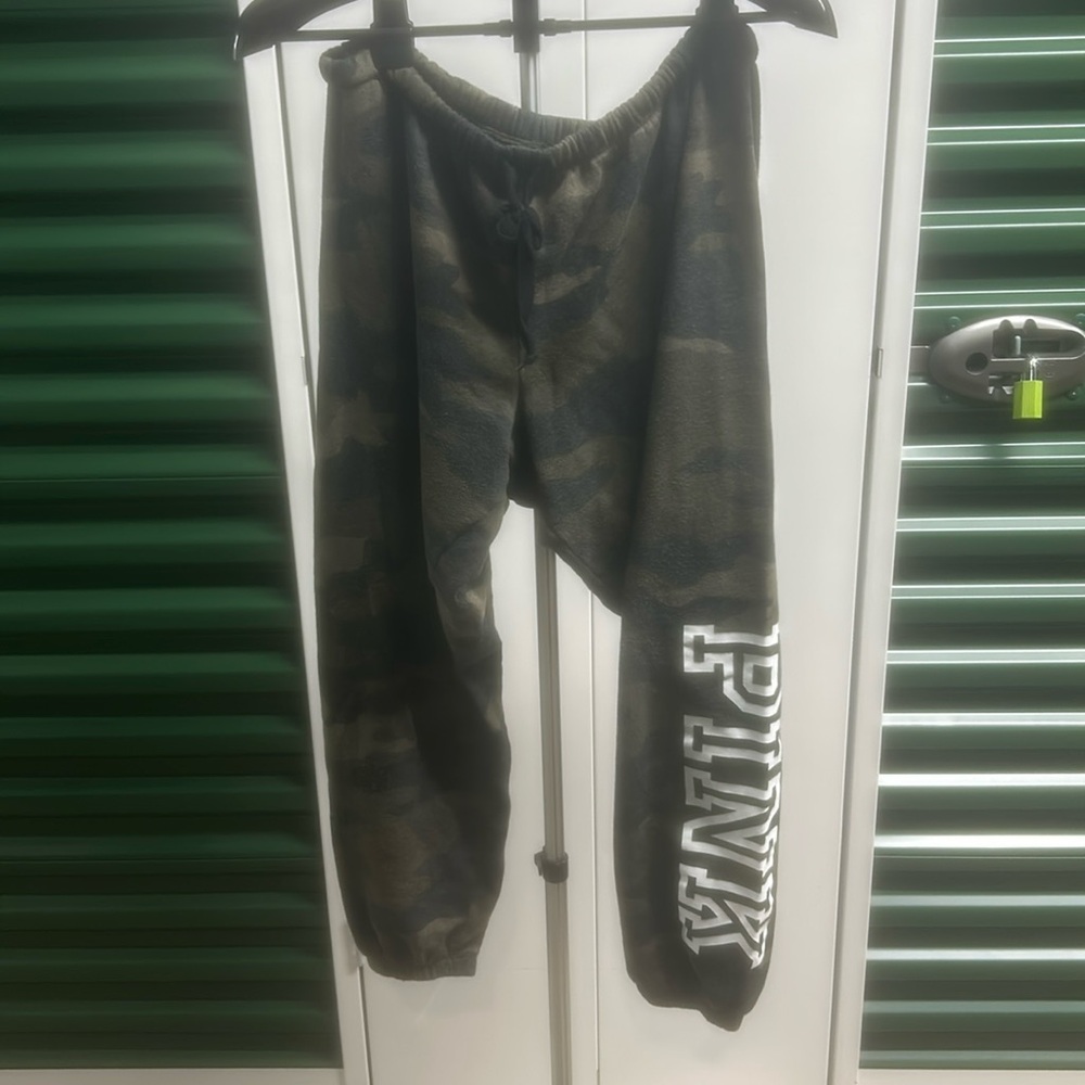 PINK camo joggers